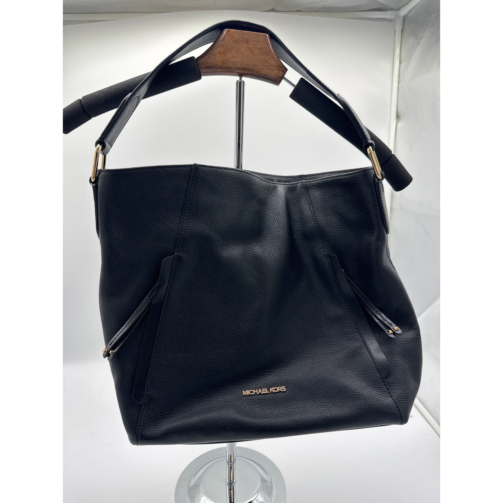 New Michael Kors Evie Hobo Black Leather Pebble Shoulder Bag